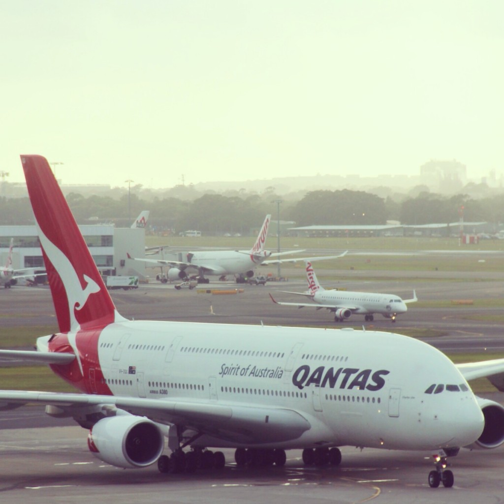 Flying to Canada: Qantas fly 747's and A380's between Sydney and Vancouver or Los Angeles